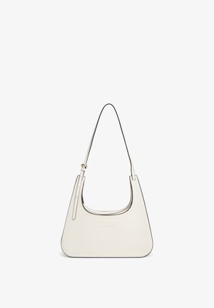 Petit sac à bandoulière blanc en cuir avec une bandoulière réglable et un logo embossé subtil sur le devant.