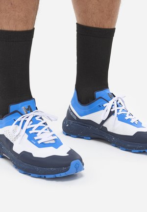 INTENSE - Chaussures de marche - blanc