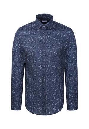 Chemise à manches longues boutonnée avec un motif paisley floral bleu foncé et un col pointu.
