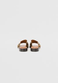 Thumbnail Image 3