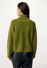 Mexx WITH ROLL NECK - Strickpullover - ochre green