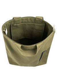 Groene stoffen draagtas met dubbele bovenhandvaten, ritsluiting en binnenvak. Het interieur heeft een gestructureerde voering voor duurzaamheid.