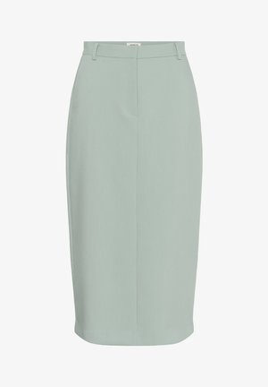 Hele helesinine pastellroheline pliiatsiseelik, mis on valmistatud siledast kangast, millel on omatud talje, põlvekõrgune lõige ja tagasihoidlikud, puhtad õmblused.