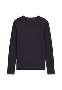 Donkergrijze langemouwenshirt van zacht materiaal met een ronde hals en zonder zichtbare logo's of patronen. Glad textuur en eenvoudig ontwerp.