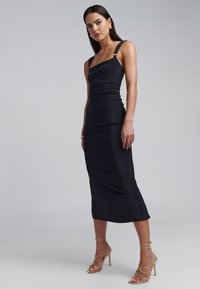BWLDR Laisvo kirpimo suknelė - black