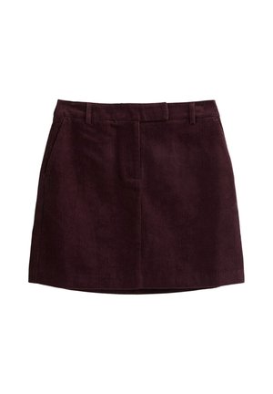 Mini gonna in velluto a coste viola scuro con passanti per cintura, tasche frontali e una cucitura centrale sulla parte anteriore.