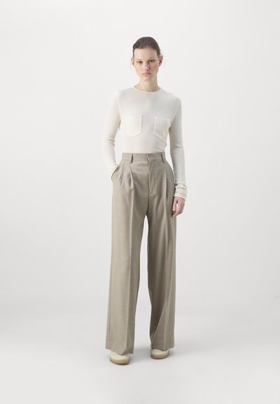 Filippa K POCKET - Langarmshirt - chalk white