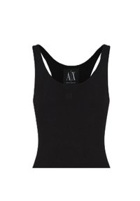 Canotta nera senza maniche con scollatura arrotondata, tessuto morbido e un sottile etichetta logo al centro della schiena.