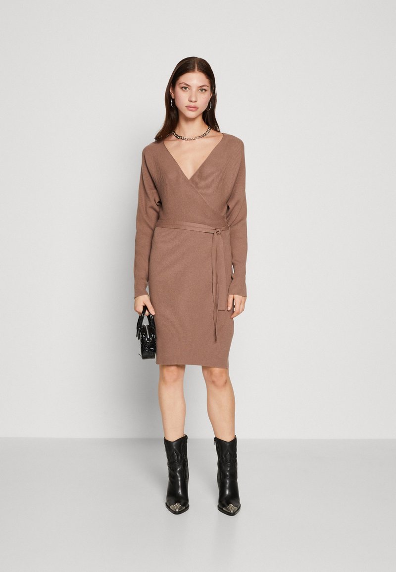 Vero Moda VMHOLLYREM V NECK DRESS - Jumper dress - brown lentil/brown - Zalando.ie Vero Moda VMHOLLYREM V NECK DRESS - Jumper dress - brown lentil/brown - Zalando.ie