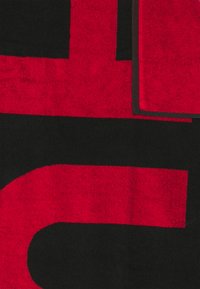 HUGO TOWEL CORPORATE LOGO - Beach towel - black