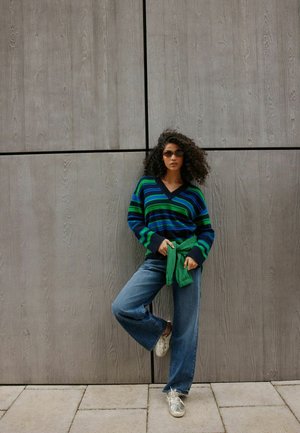 Next, LONG SLEEVE VNECK RELAXED JUMPER - Svetrík - navy green stripe