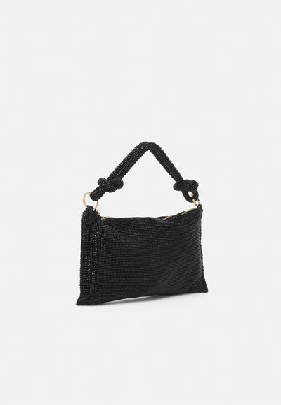 Schwarze Perlenhandtasche mit einem geknoteten Griff und goldfarbenem Reißverschluss. Die strukturierte Oberfläche und die rechteckige Form schaffen ein elegantes, modernes Design.