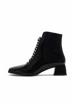 Botines con cordones - black
