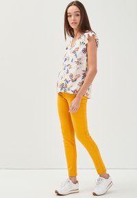 Cache Cache 5-POCKET - Jeans Skinny Fit - yellow
