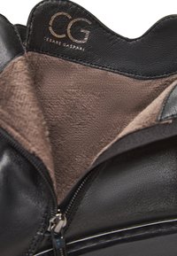 Cesare Gaspari Botines con plataforma - black