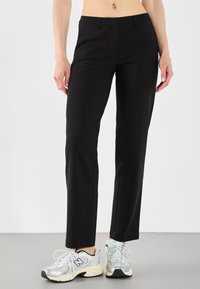 Even&Odd Auduma bikses - black
