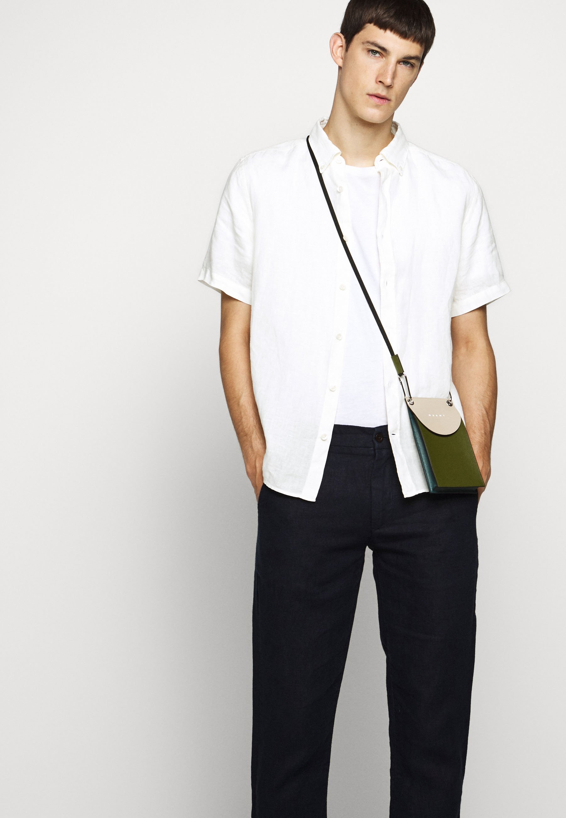 NN07 KARL Stoffhose navy blue Zalando.at NN07 ROBIN Sweatshirt thyme Zalando.at