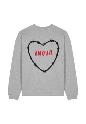 Grijze sweatshirt met een zwart gestikt hartomriem en het woord "AMOUR" in het rood op de achterkant in het midden. Losse pasvorm met geribbelde manchetten.