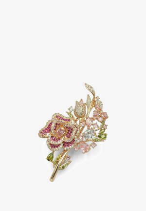 Spilla floreale placcata oro con gemme rosa e viola, dettagli intricati di foglie e design testurizzato con finitura lucida.