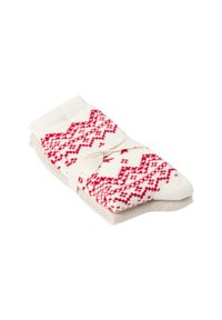 Dwie pary skarpet, jedna biała z czerwonym wzorem geometrycznym, a druga w jednolitym beżowym kolorze, przewiązane jasną wstążką. Miękka dzianina i casualowy design.