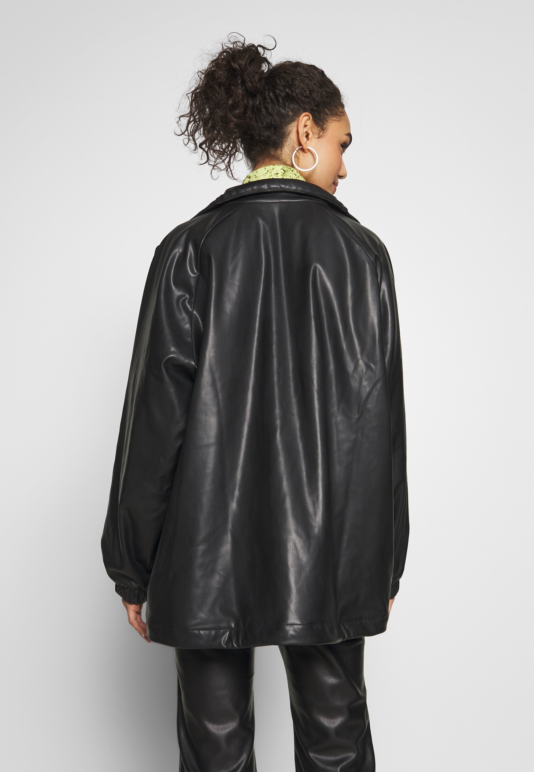 Weekday BRIANA JACKET Imitert skinnjakke black Zalando.no Weekday BRIANA JACKET Imitert skinnjakke black Zalando.no