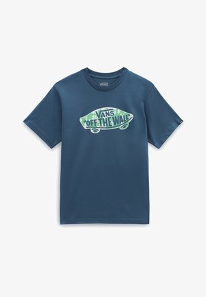 Blå Vans t-shirt med korte ærmer med en grøn og hvid skateboardgrafik og teksten "Vans Off The Wall" på fronten.