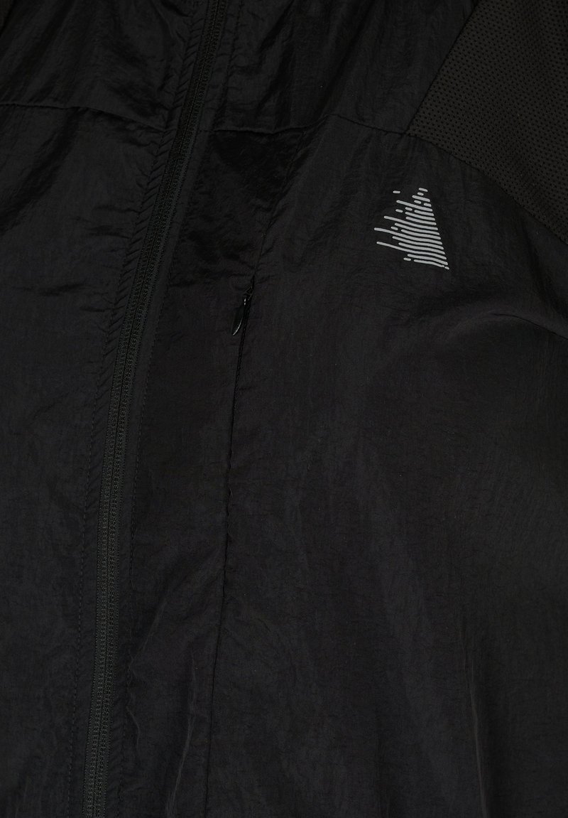 Damen Leichte Jacken | Active by Zizzi WITH ADJUSTABLE WAIST Weste black/schwarz - CS53114 Damen Leichte Jacken | Active by Zizzi WITH ADJUSTABLE WAIST Weste black/schwarz - CS53114