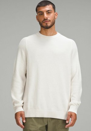 TEXTURED KNIT CREWNECK SWEATER - Strickpullover - heathered natural ivory