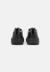 Steve Madden FYNNER - Sneakers low - black