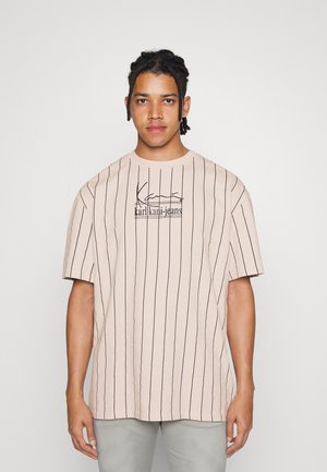 SIGNATURE WASHED PINSTRIPE TEE UNISEX - T-shirt con stampa - sand