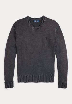 Maglione lavorato a maglia grigio scuro con scollatura a girocollo, polsini e fondo a coste. Presenta un piccolo logo sulla parte sinistra del petto.