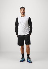 Nike Performance NBA GOLDEN STATE WARRIORS SHORTS - Sporto klubų atributika - black/amarillo