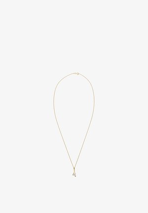Guld kædetrøje med et slankt design, der har en lille, klar krystalanheng formet som en tåre i midten.