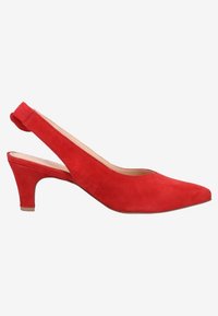 Chaussure femme en daim rouge à talon bas, bride arrière, bout pointu et talon effilé de hauteur moyenne sur fond blanc.