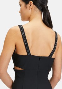 Vera Mont MIT CUT-OUTS - Koktejlové šaty / šaty na párty - schwarz