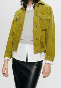edc by Esprit Chaqueta fina - green