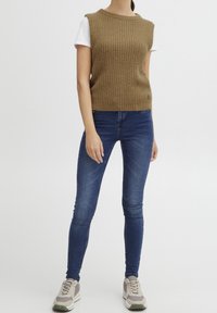 Oxmo Sweter