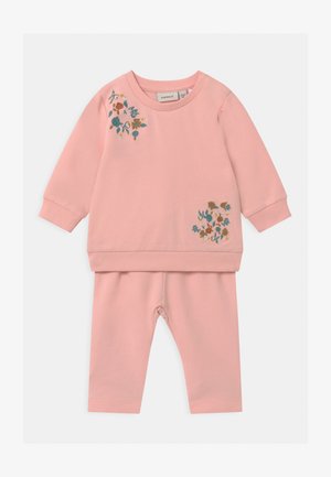 NBFOLYMPIA SET - Tuta - peachskin