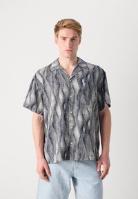 Scotch & Soda PRINTED SHORT SLEEVED SHIRT - Ing - navy