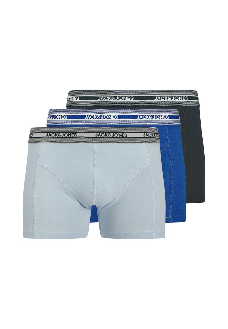 Trois paires de boxers : bleu clair, bleu foncé et noir. Chacune a une ceinture élastique grise avec "JACK & JONES" imprimé en noir. Tissu en coton doux.