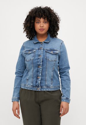 ONLY Carmakoma, CARWESPA JACKET - Дънково яке - light blue denim