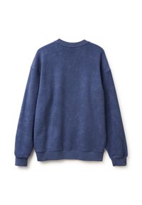 Sudadera azul marino con una textura suave, cuello redondo y costuras de hombro caídas. Presenta puños y dobladillo acanalados para un ajuste relajado.