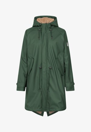 Groene waterdichte parka met een capuchon gevoerd met nepbont. Voorzien van trekkoorden, zijzakken en een langere achterzoom. Soepele, duurzame stof.
