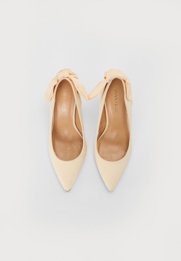 Classic heels - panna cotta3