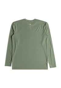 Dlhý rukáv vo farbe olivovej zelenej, vyrobený z mäkkej tkaniny. Obsahuje vyšívaný motív palmy pri krku a decentné logo na spodnej strane.