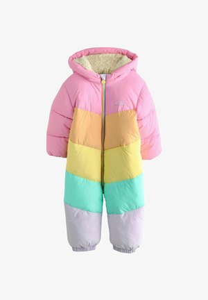 Farebný zateplený snowsuit obsahuje sekcie v ružovej, žltej, zelenej a levanduľovej farbe, kapucňu a mäkkú krémovú podšívku s elastickými manžetami a predným zipsom.