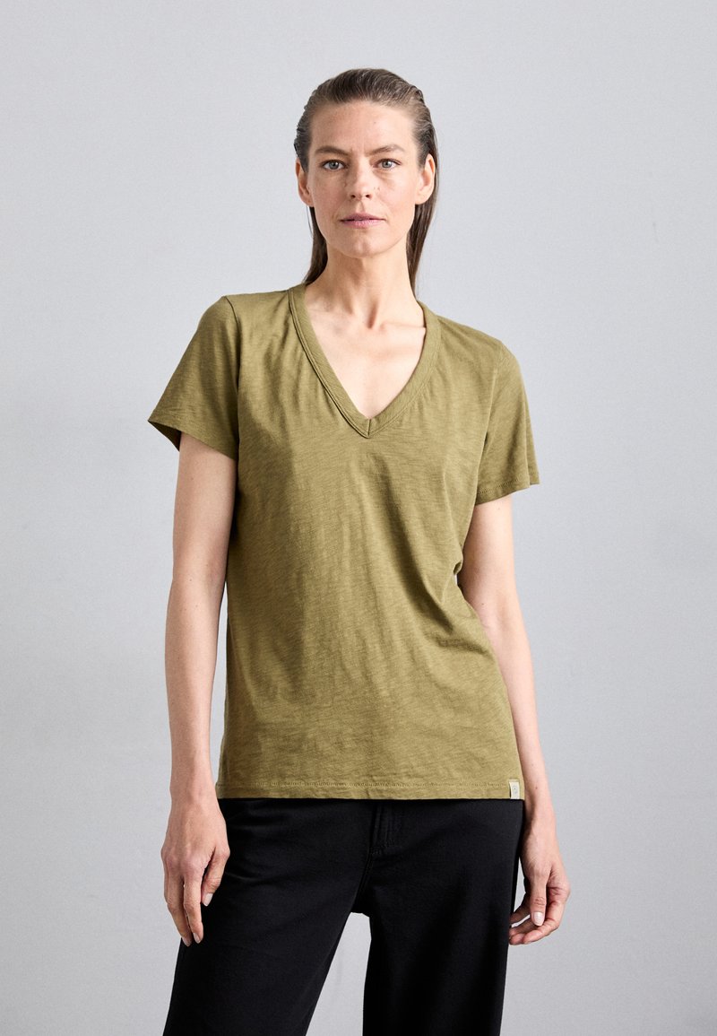 rag & bone THE SLUB VEE - Lihtne T-särk - military