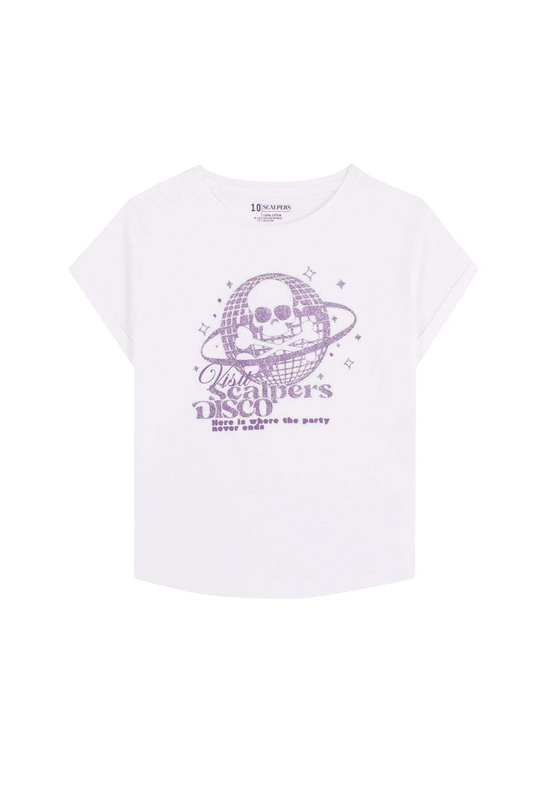 Camiseta de manga corta blanca con un gráfico púrpura de una calavera dentro de una bola de discoteca, con el texto "Visita el Disco del Scalper" abajo.