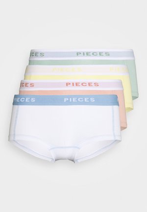 Conjunto de cuatro pares de pantalones cortos en colores pastel: blanco, verde, amarillo y rosa. Cada uno cuenta con una cinturilla elástica en contraste con el texto "PIECES".