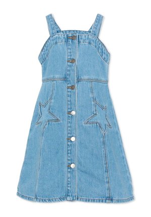 Abito di denim azzurro chiaro con chiusura frontale a bottoni, spalline senza maniche e tasche ricamate a forma di stella su entrambi i lati.